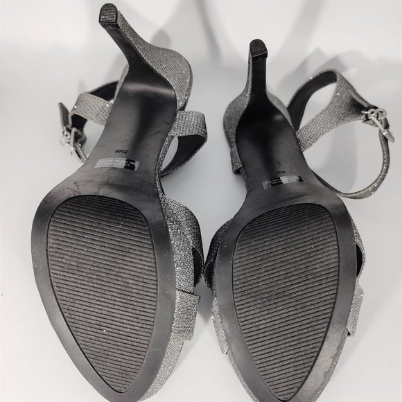 G by Guess Silver Sparkle Platform Heels Sz 8.5 NWOT - Picture 6 of 8